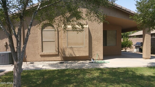 Building Photo - 11221 W Roanoke Ave