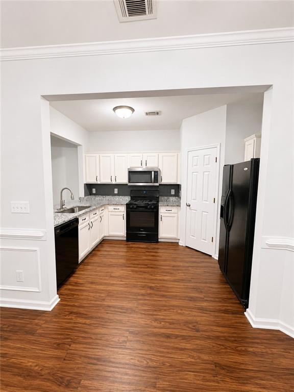 Building Photo - 4922 Sherwood Way