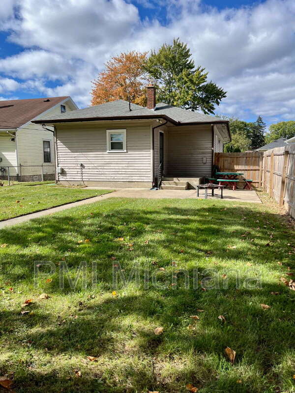 Building Photo - 126 Monmoor Ave