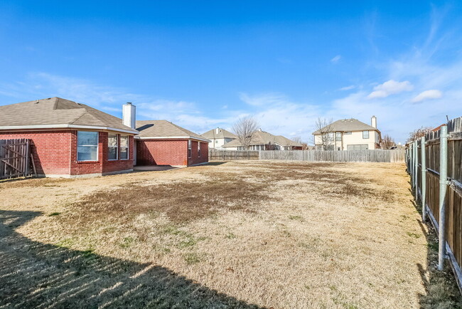 Building Photo - 7001 Spoonbill Ct