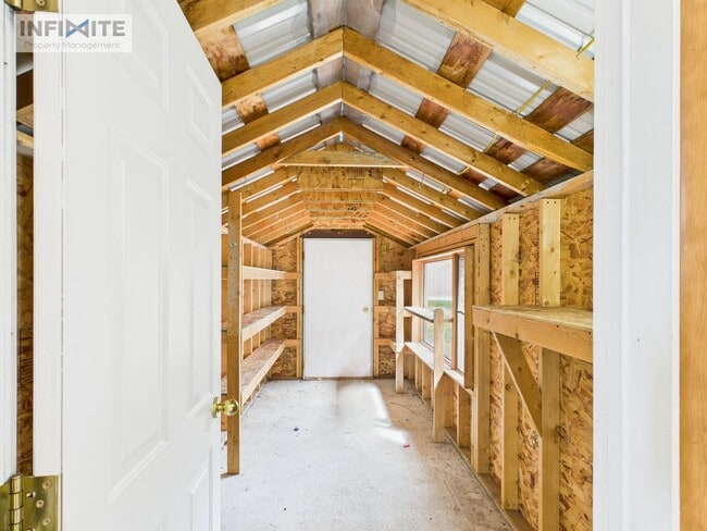 Building Photo - Gateway Paradise