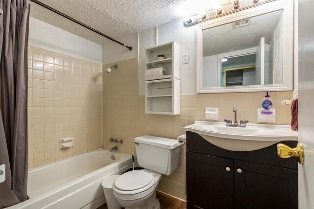 Building Photo - Room in Condo on Lavaca St