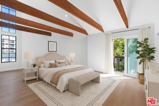 Building Photo - 2541 Stoner Ave