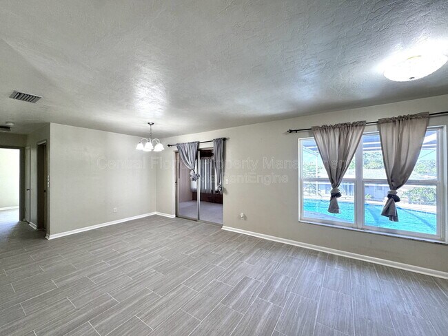 Building Photo - 1074 Gerona Ave