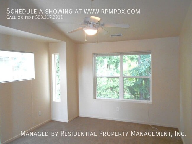 Building Photo - 2095 NE Sheffield Ave