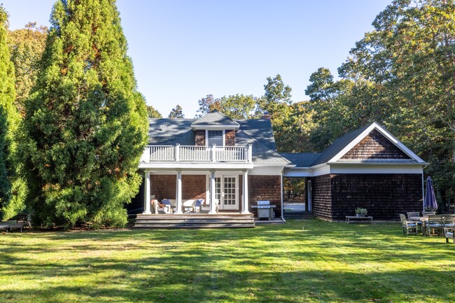 Building Photo - East Hampton Summer Rental