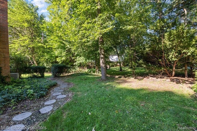 Building Photo - 966 Woodlea St