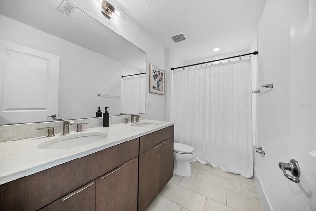 Building Photo - 1694 Pinecliff Dr