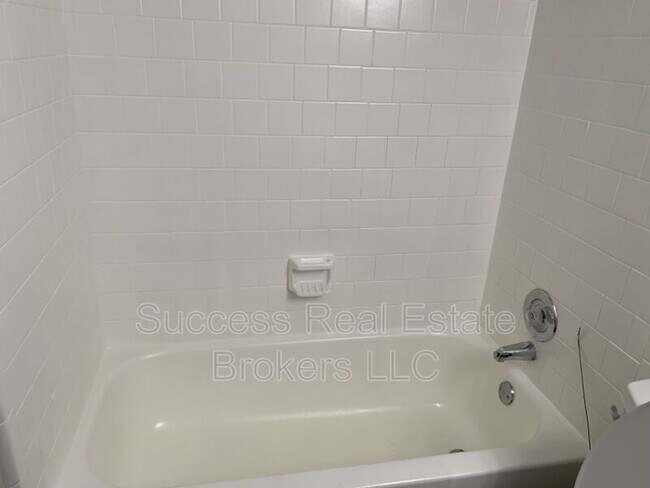 Building Photo - 11020 Egmont Dr