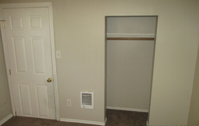 Building Photo - LaChance-1110 A/B