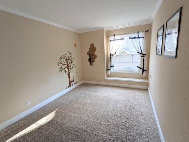 Building Photo - 585 Valeri Ruth Ct