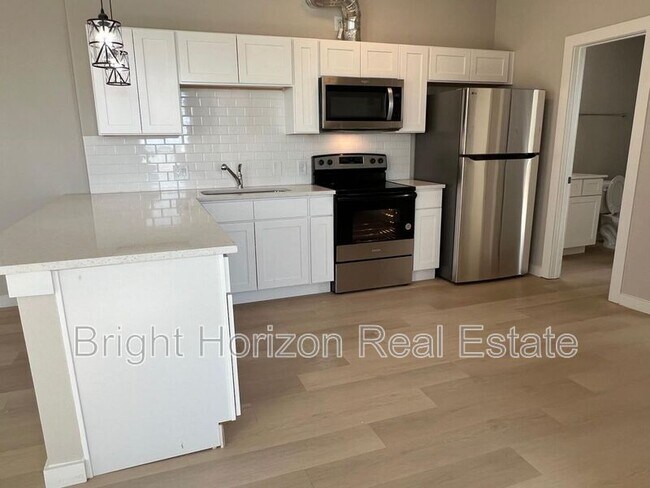 Building Photo - 3409 Valley Vista Dr