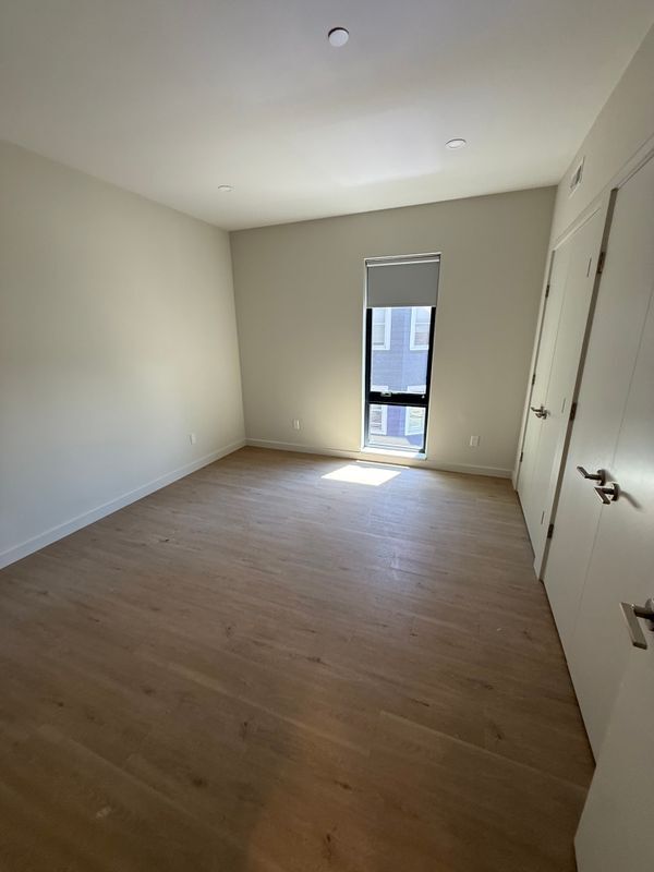 Building Photo - 24 8th St