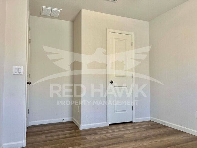 Building Photo - 1098 S 11th St