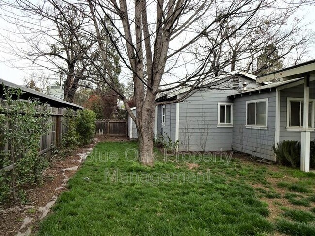 Building Photo - 1187 Warner St