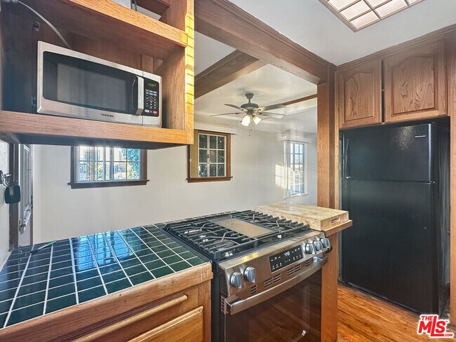 Building Photo - 5962 W 85th Pl