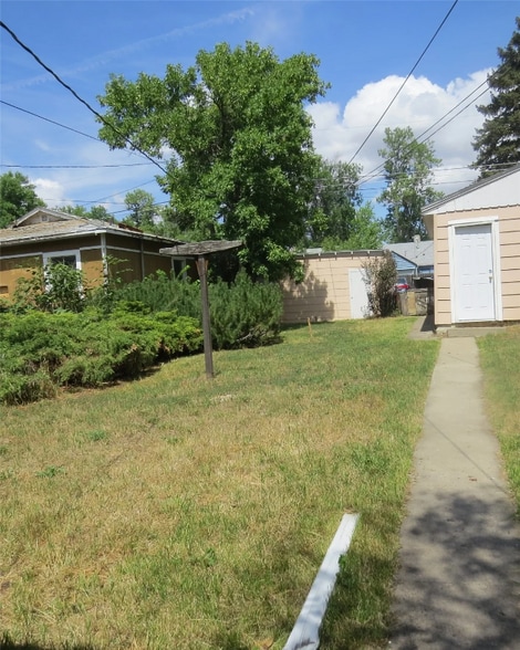 Building Photo - 2213-2215 7th Ave N