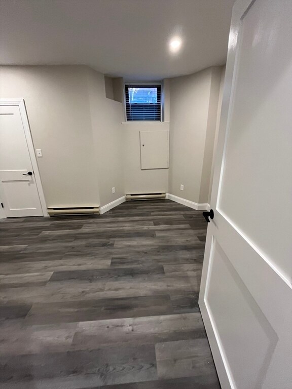 Building Photo - 10 Wellington St