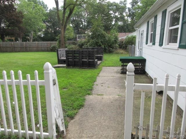 Building Photo - 20284 Melrose St