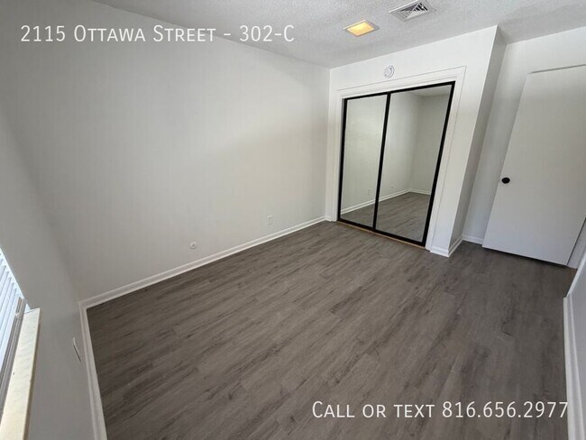 Building Photo - 2115 Ottawa St