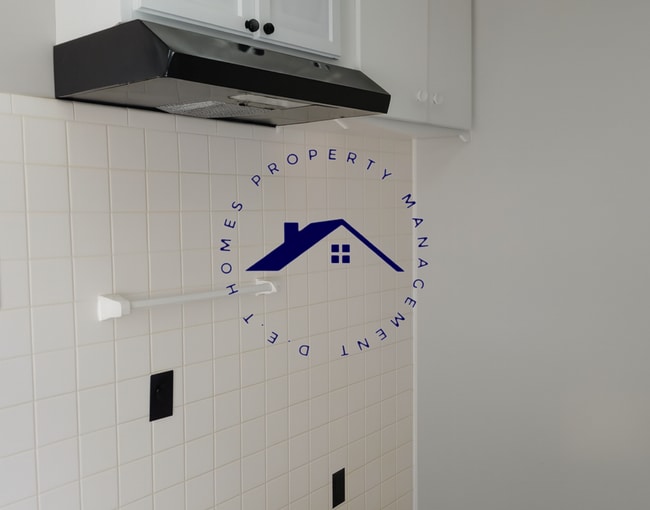 Building Photo - 10510 Lanark St