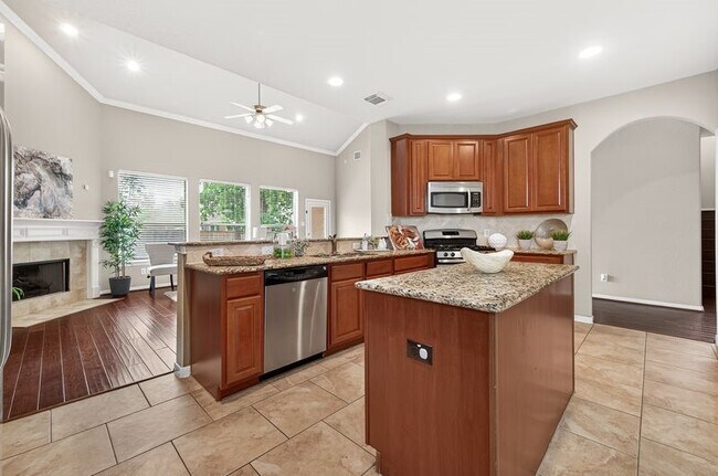 Building Photo - 111 S Rocky Point Cir