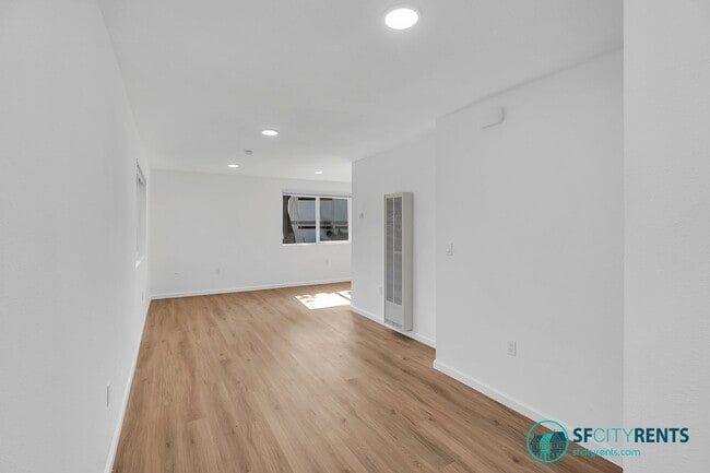 Building Photo - Pacifica: Remodeled 2 Bed 1 Bath w/ Garage & Fenced Yard in Sharp Park