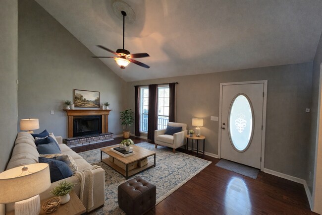 Building Photo - MOVE-IN SPECIAL!! $250 OFF First Month