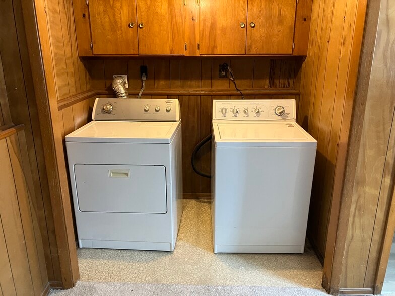 Laundry area - 147 Winstead Rd