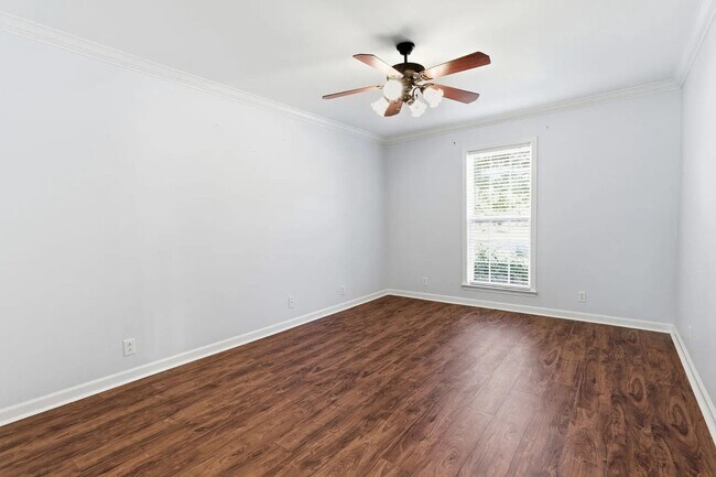 Building Photo - Waywood Drive