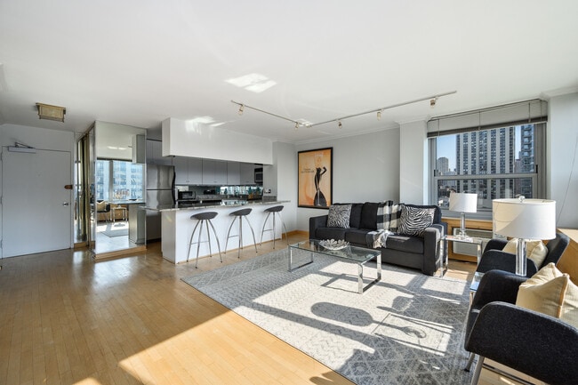 Building Photo - 1255 N Sandburg Terrace