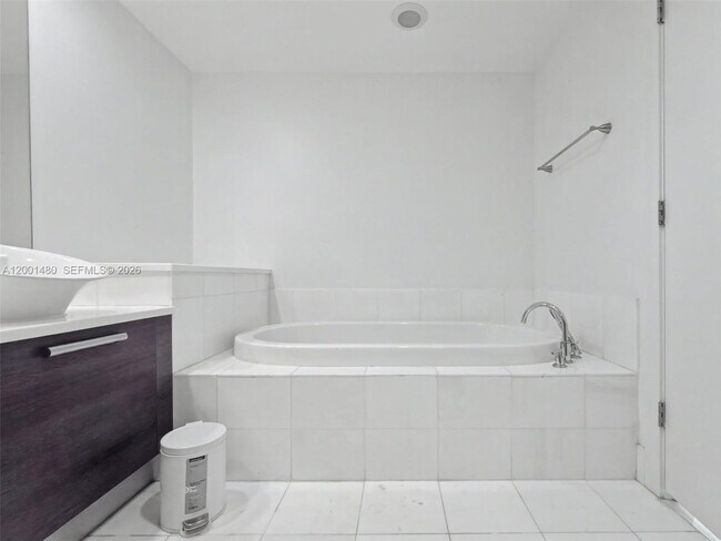 Building Photo - 2950 NE 188th St