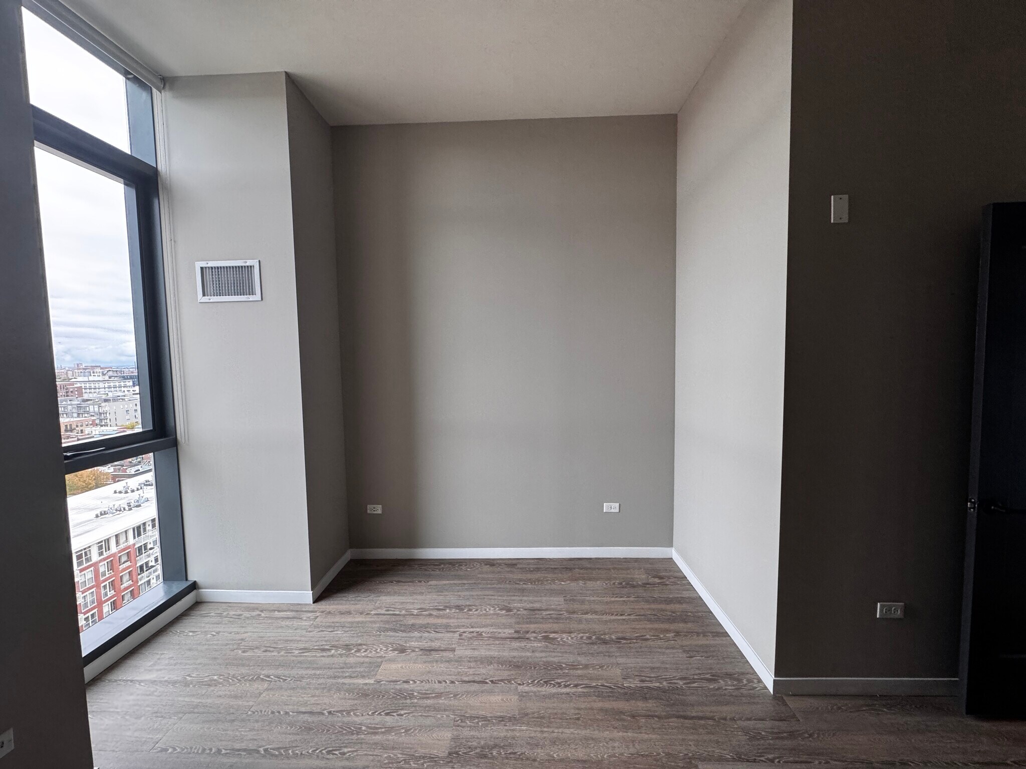 Building Photo - 26 N Sangamon St