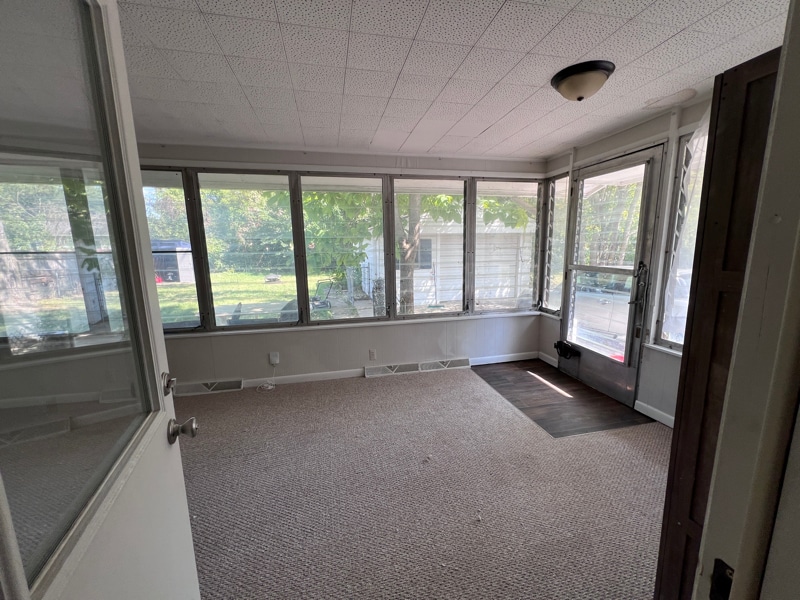 Building Photo - 3335 Springbrook St