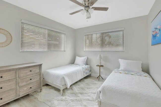 Building Photo - 1133 SW 7th St