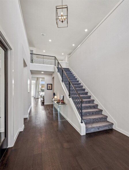 Building Photo - 5008 Statesman Ln