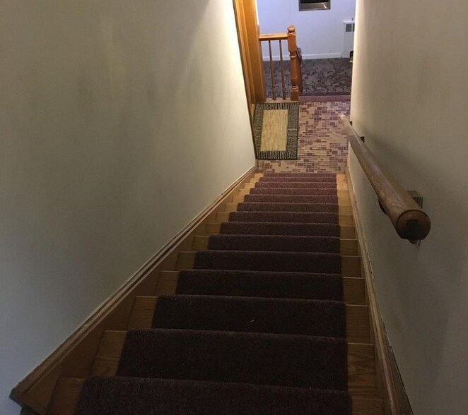 Building Photo - 306 S Austin Blvd