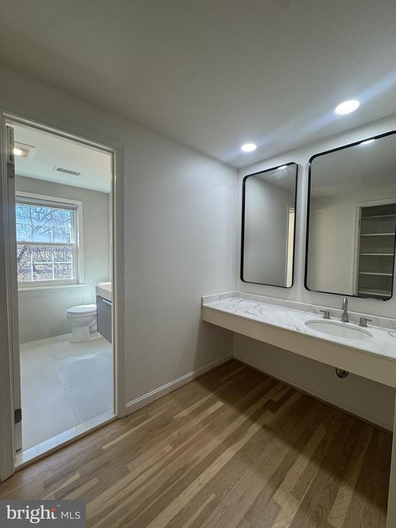 Building Photo - 19100 Annapolis Way