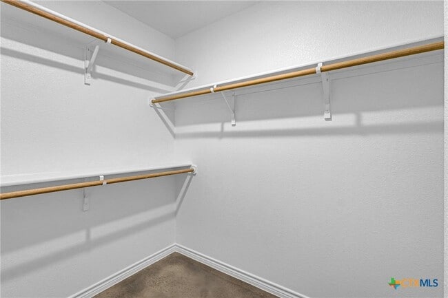 Building Photo - 905 Smoke Tree Ln