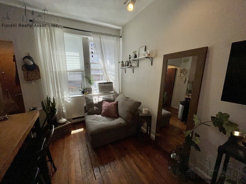 Primary Photo - 99 Prince St
