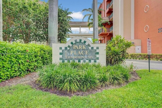 Building Photo - Beautiful 2 Bed 2 Bath Condo in West Palm ...