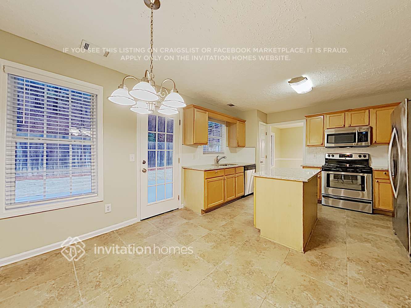 Building Photo - 690 Castlebrooke Dr SE