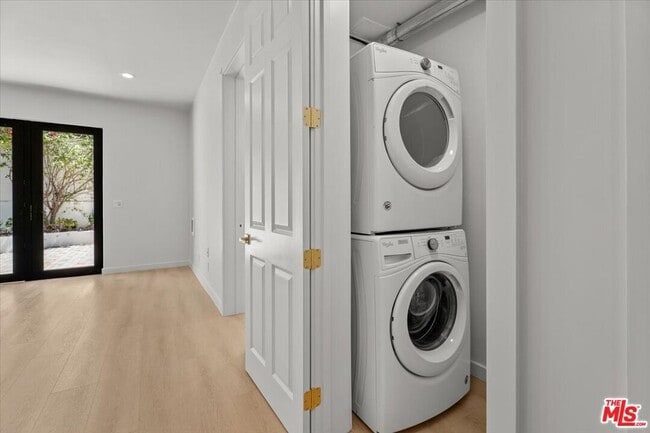 Building Photo - 6732 Esplanade St