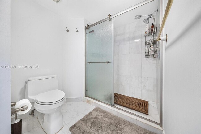 Building Photo - 3400 NE 192 St