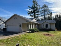Building Photo - Beautiful 4 Bedroom 3 Bath Home in Cloquet...