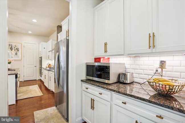 Building Photo - 14025 Godwit St