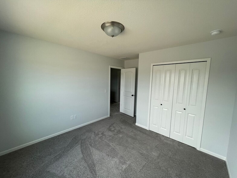 Building Photo - 1646 Teniente Ct