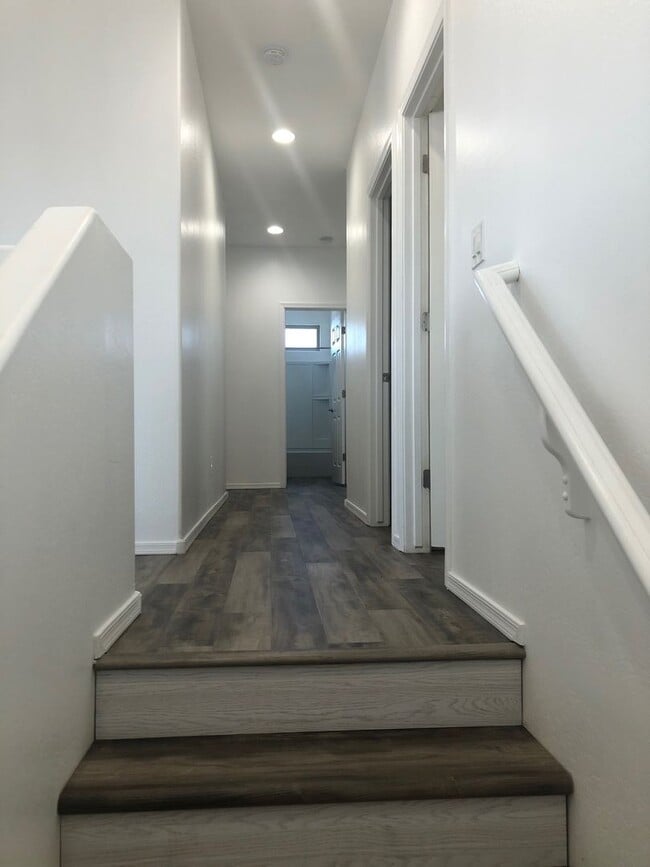 Building Photo - 4214 W Winston Dr