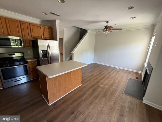 Building Photo - 7082 Water Oak Rd