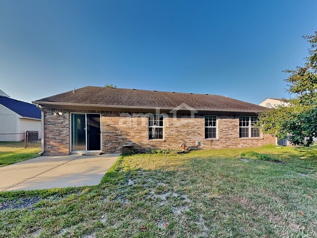 Building Photo - 372 E Pine Ridge Dr